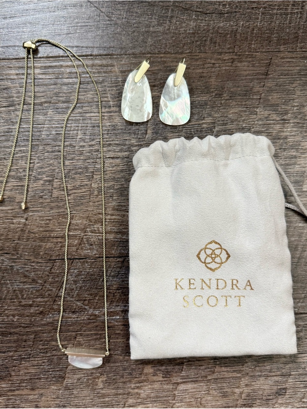Kendra Scott Ivory Mother-of-Pearl Necklace & Earrings Set